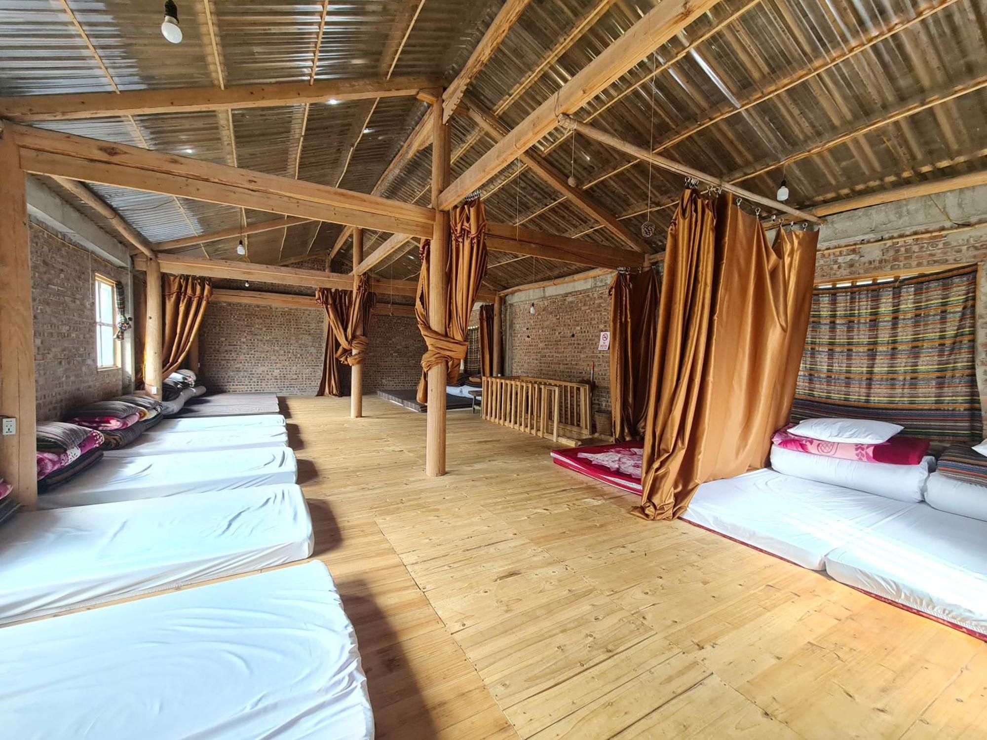 Nhà Cổ Lao Xa Hmong Dong Van (Ha Giang)