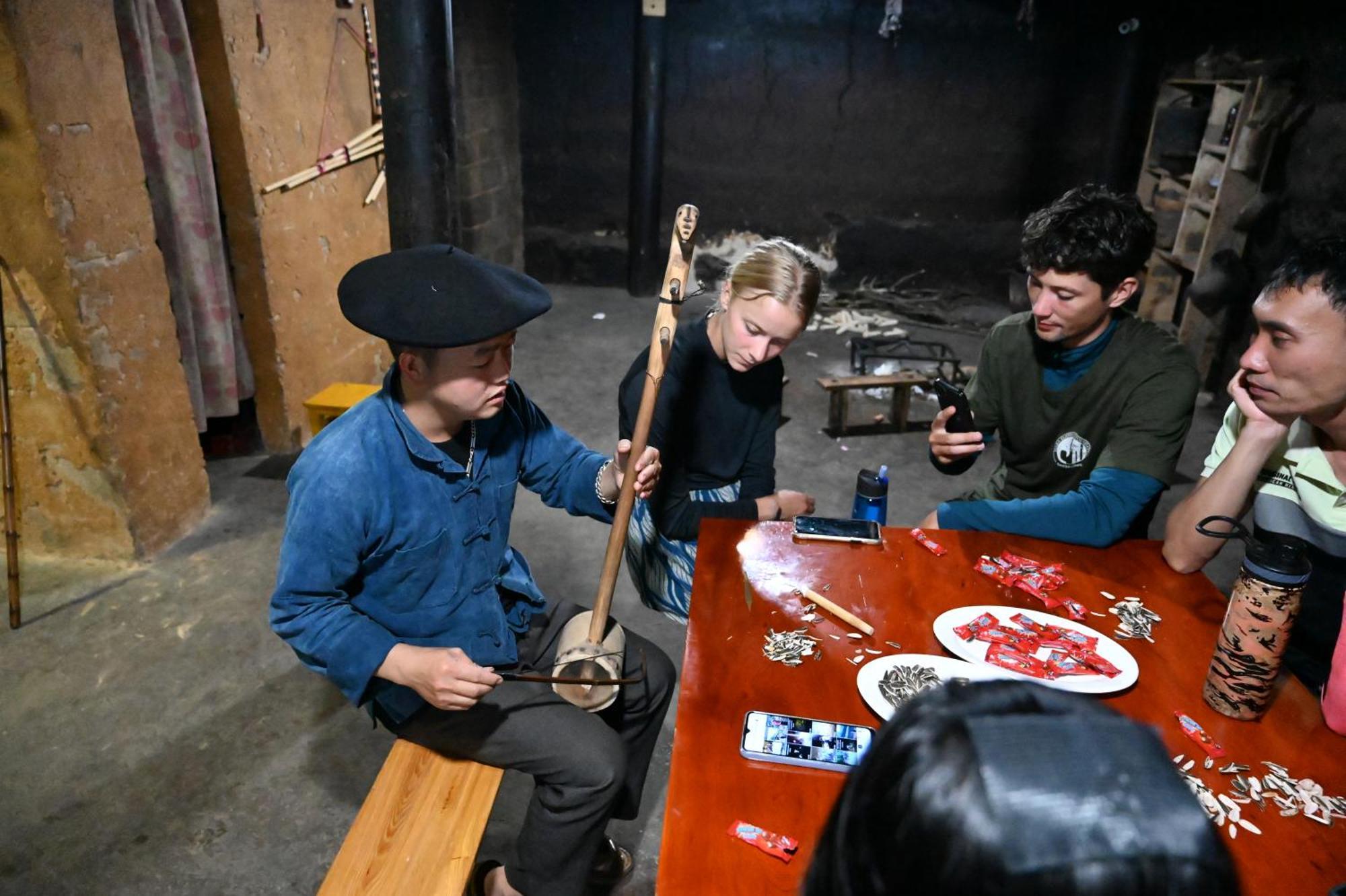 Nhà Cổ Lao Xa Hmong *
